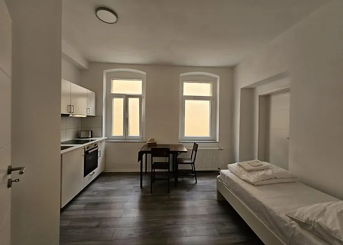 Uebernachten Sie Im Wunderschoenen Weiden * קלן